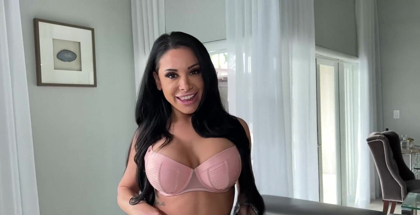 J-Mac: Chicos esta pequeña cracker de fuego tiene Ddd, podría decir...