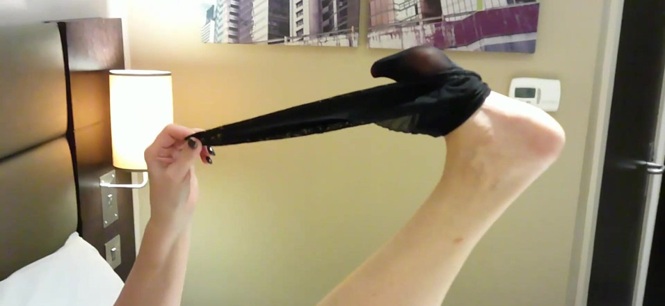 Uk Joolz: Je čas odlupnout ty punčochy a předvést ty tootsies!