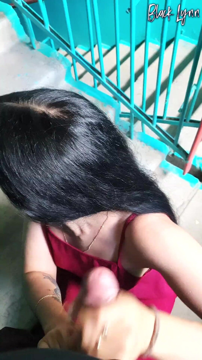 YSP Studio: 楼梯上的高风险口交