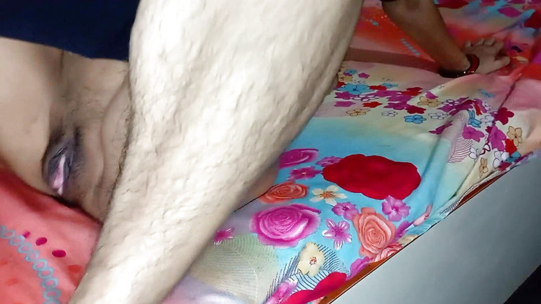 sakshi_raniii: Desi indické ženy Sakshi Tvrdě šukají mrdku na sexy kundičku