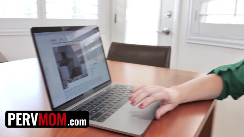 PervMom: Pervmom - weelderige milf die bereid is om op een grote...