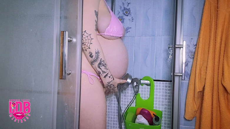LDBMistress: Shower Time - 9 Months Pregnant