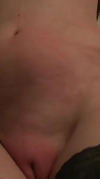 Umiliante ragazza mascherata dominante