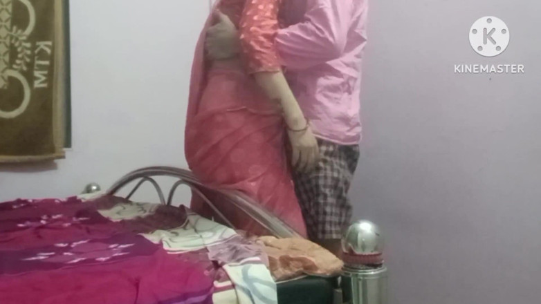 Jink: Une bhabhi se prépare et enlève son chut Ki Pani à...