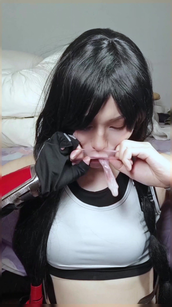 Lobsterroll: Lg051 - Femme ชาวเอเชียของฉันกินน้ําเงี่ยนทั้งหมดของฉันเป็น Cos Tifa