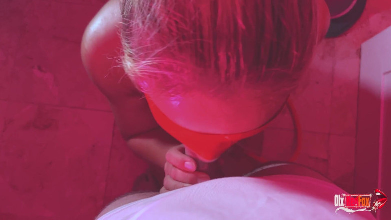 OlxRedFox: POV rauchende MILF stiefmutter nimmt tief in den hals und...