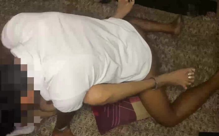 Madhya Sangeeta: 女子大生が友達に会いに行き、3人でセッションをしました