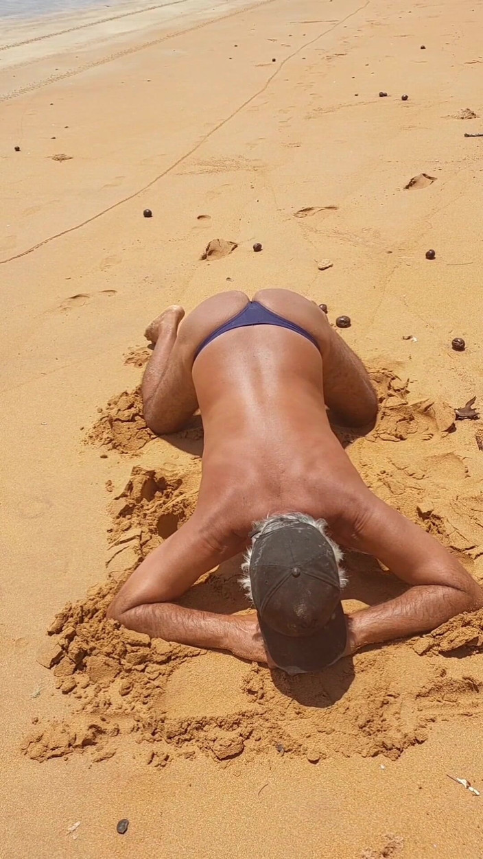 Ladysilvas: In einem bikini am strand was für ein heißer arsch