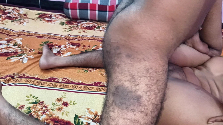 Bithi69gril: 매일 밤 모든 소년을 즐기는 대학 전 여친을 따먹는 선교사 스타일