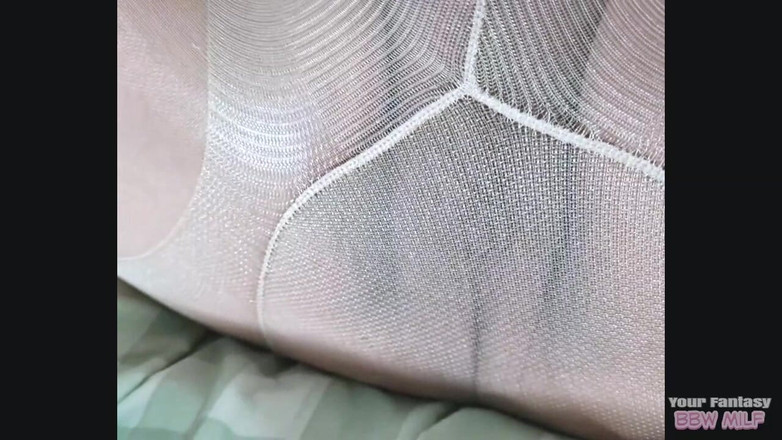 BBW_Wife: Извращенец в колготках - зрелая милфа показывает в нейлоне только для тебя! (Колготки, ступни, большая задница, соски, соски жены в любительском видео)