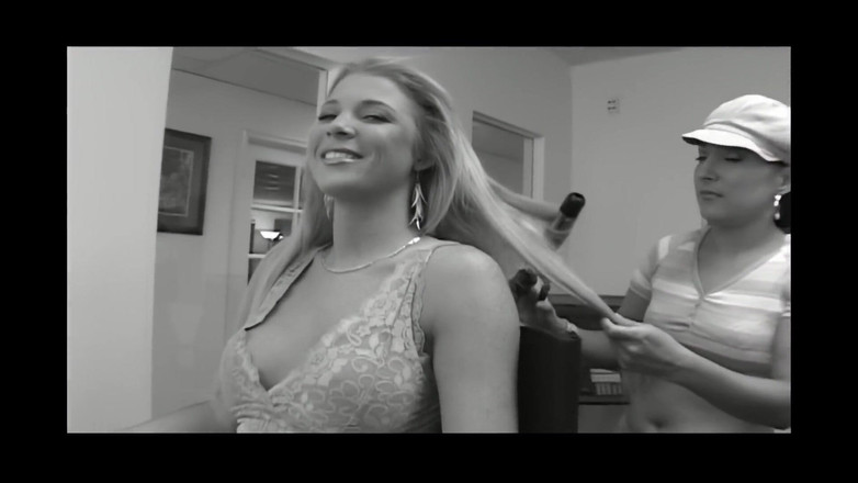 Lexinghton - Full HD: ジア・マーリーと『ザ・ストロング・マン』