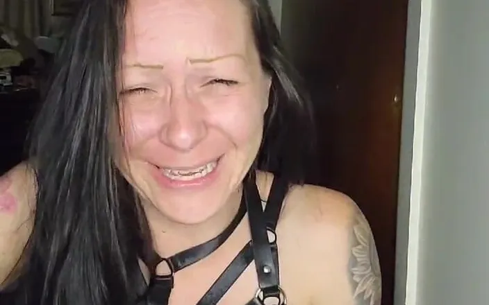 Raven Willow: Is That a Penis Lmao