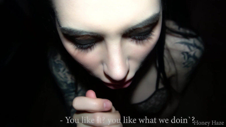 Honey Haze: 红眼睛的继妹给我吹箫并吹箫。Honey Haze