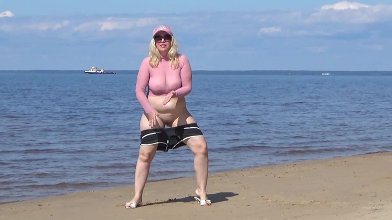 RedRoseRus: Cagna Birichina in Spiaggia