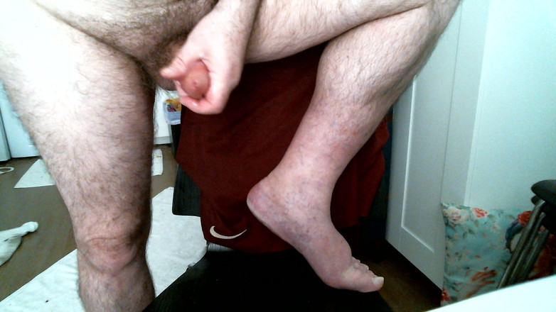 Coach Karl dude lodge: कोच Carl Jack अपने आकार के 13 बाएं पैर पर हिलाती है