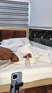 Voyou noir, lutte à la maison, tellement sexy