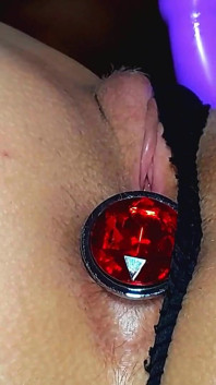 Lala Licious - Anální kolík a gape