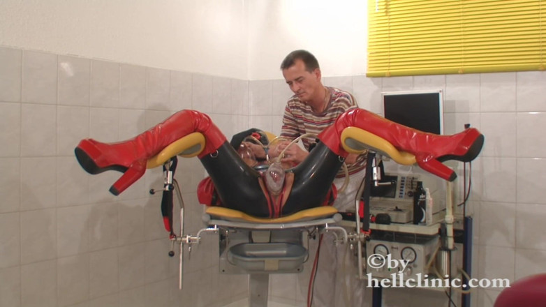 Rubber & Clinic Studio - 1ATOYS: Extraño bombeo al vacío en goma completa