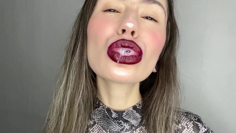 Rarible Diamond: Rode lippen spugend spelen slow motion 4