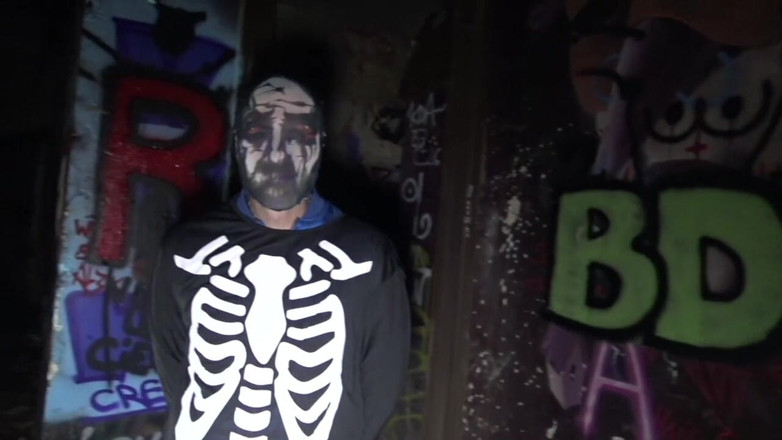 When straights boys fuck their gay friends: Fucked bareback by straight for Halloween night
