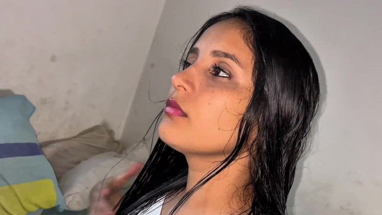 Gilversexy: 義父の目の前で着替える義理の娘!ディープフェラしてごっくんしゃってしまいます