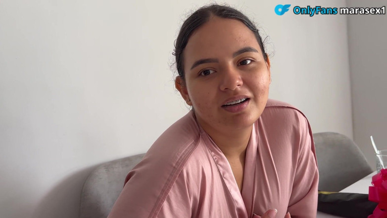 MaRaSexx: Я готую сніданок для свого зведеного брата, а він у відповідь дико мене трахає!