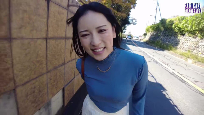 Far East pornography: Škádlení na straně sukně, kde se slick pastva promění v...