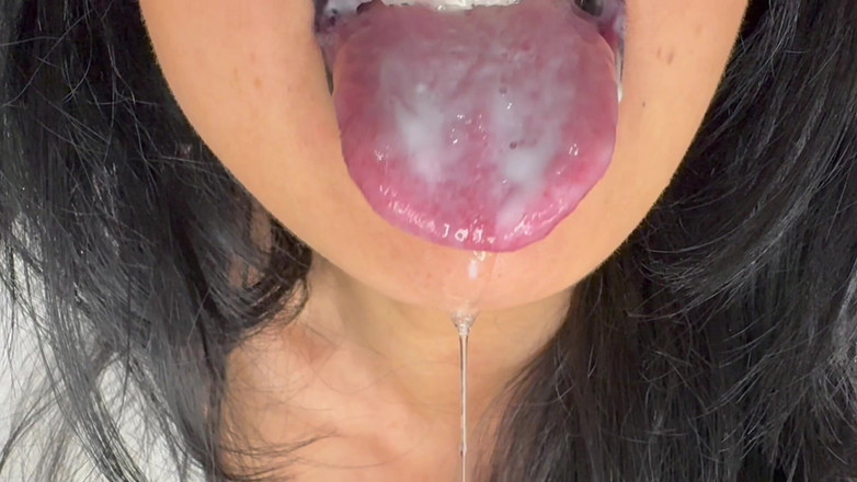 Asmr_mouth: Döllerin dilimde böyle görünebilir