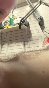 Un papa utilise une jeune bouche pour une bite poilue et du sperme