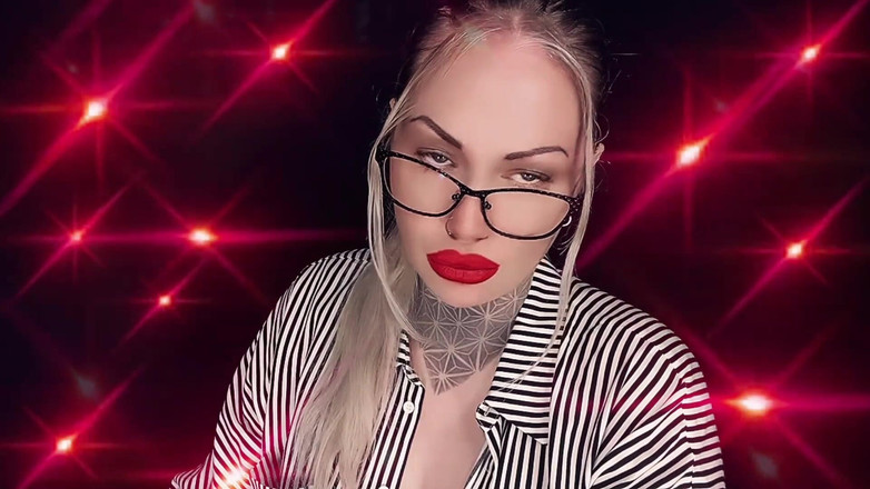 Goddess Misha Goldy: Urăște-mi prezența această țigară este mai importantă decât tine