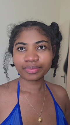 Ebony Teen Shows off Her Boobs
