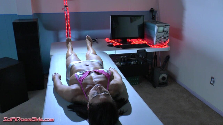 SciFi DreamGirls: SciFi Dreamgirls #7: Titan -vs- Ashley 3000