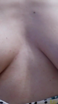 Orgasmo nel mio vestito molto basso