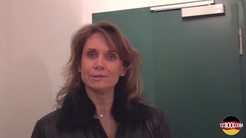 123XXX - 100% Amateurs: Skillful German Woman Showing How It's Done