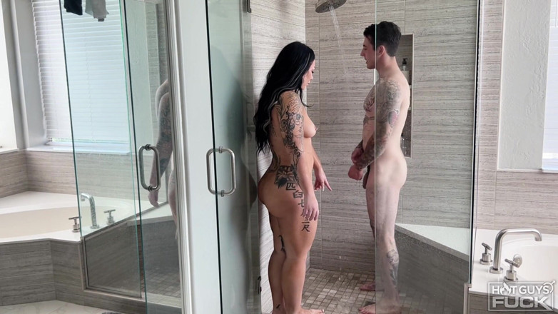 Hot Guys Fuck: Le beau Jock baise un gros cul taté