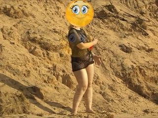 Lady Rose pee pee: Sur la plage 15 - gros culs et pisse.