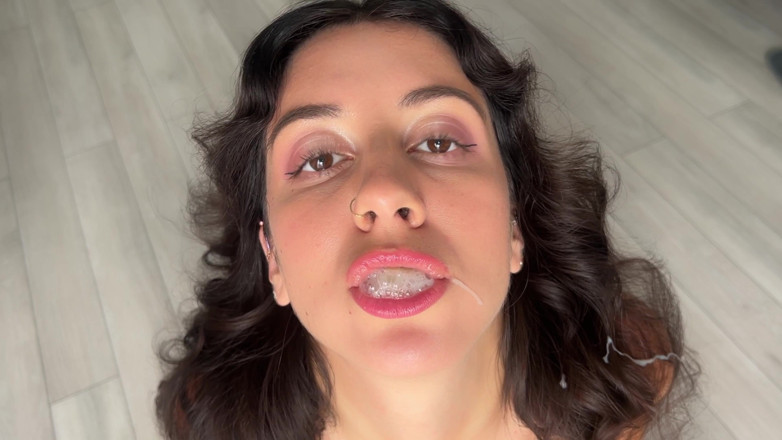 Katty West: 精子を弄ぶ口の中