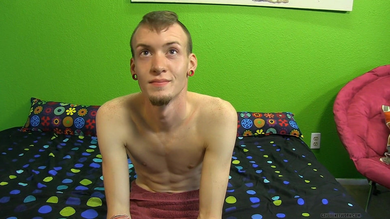 Lollipop Twinks: Chris vuole provare un trio. Chiunque?