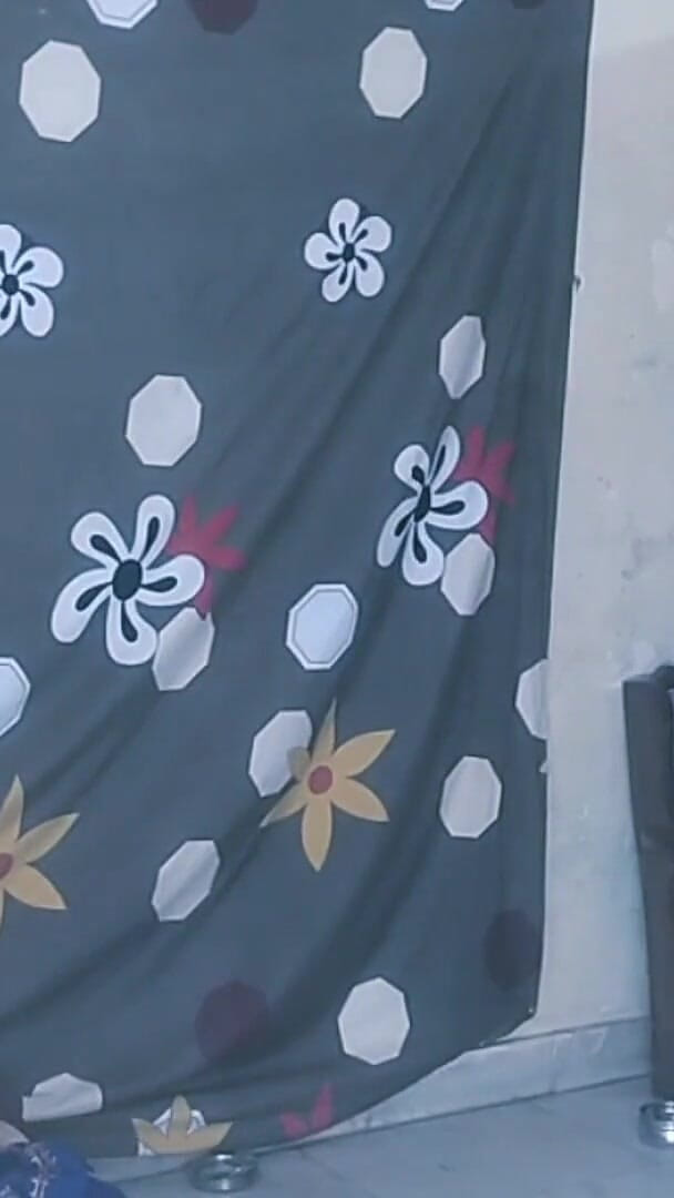 Sonathakur: Napalona Desi Bhabhi rucha sąsiada na łóżku