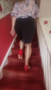 Gold Crotchlesstights Walking up the Stairs 001-f-v-1-boobs