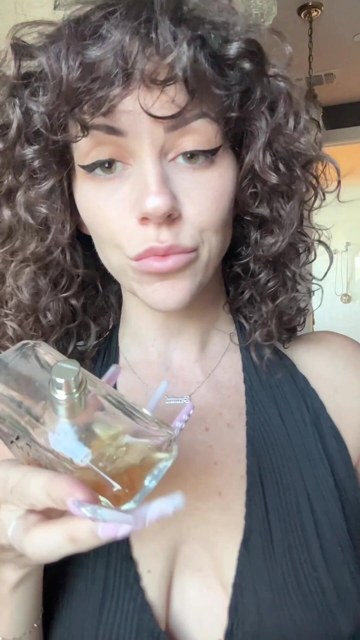 SavvyStar: Asmr parfumflesje