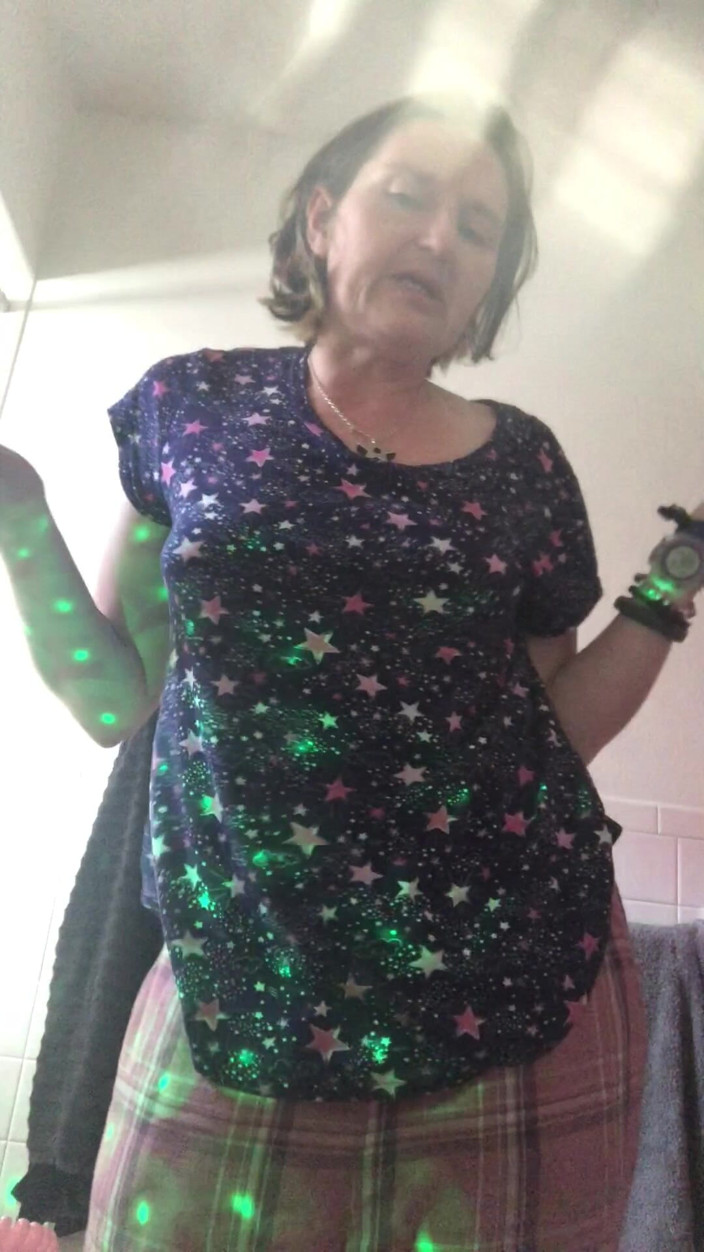 MistressWriggler: Naked Story Time! The Most Incredible Tale About How Sometimes...