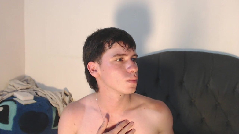 Icyhot707: Meniduriku dengan dildo 20 cm dan kemudian aku memasukkannya ke dalam...