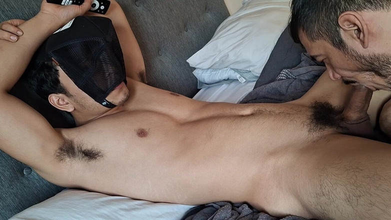 Bare skin man: Mustahil Tidak Pancut Deep Oral