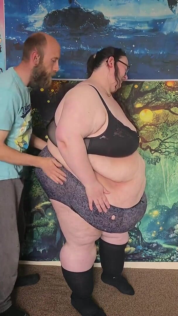 SSBBW Stripped Down to Underwear Part 1 (SSBBW Hunter)