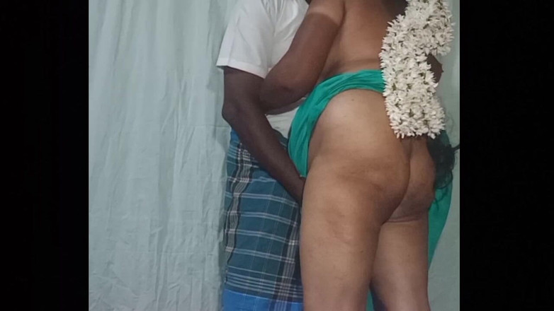 Priyanka314: Indická tamilská sexy manželka v domácnosti šuká