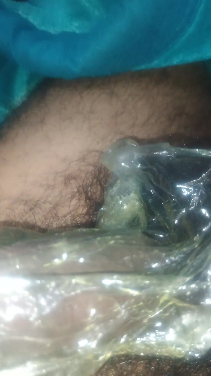 Hot_bobby: Velký černý indický penis hardcore masterbate s naolejovaný