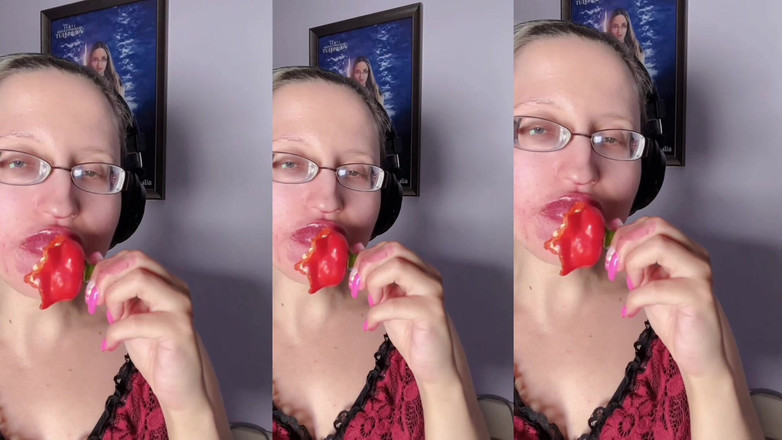 FinDom Goaldigger: Asmr Paprika Pepper 먹기 - Asmr, 안구 안경, 지안, 립스틱, 큰 입술, 입, 음식, 얼굴 페티쉬, 긴 손톱