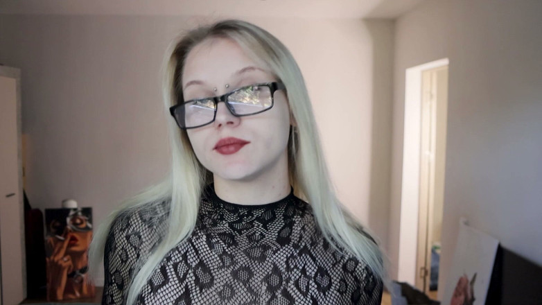 MertyXXX: Ashtray Girl