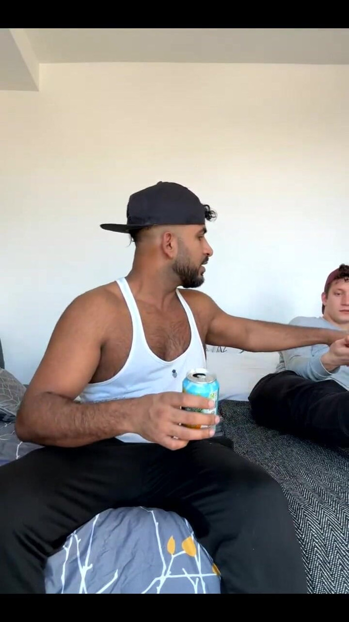 Jafar: Kdo chce sloužit dvěma chloupkům, kteří se navzájem poznají?